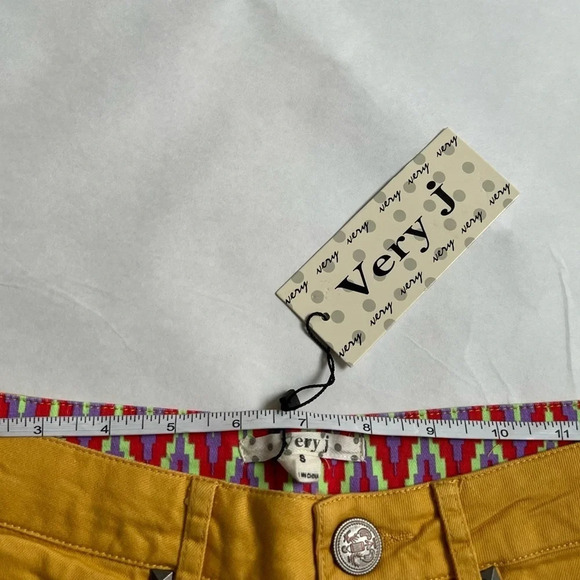 Very J Womens Shorts Size L Yellow Denim Spike Cut Out NWT Size Small S - Picture 3 of 6